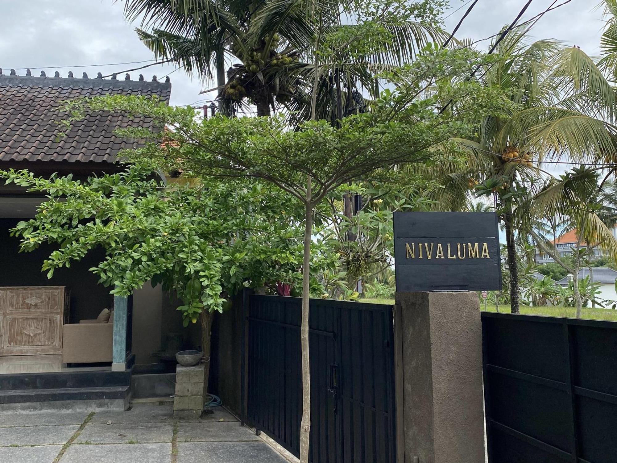 Nivaluma Hotel Убуд Екстериор снимка