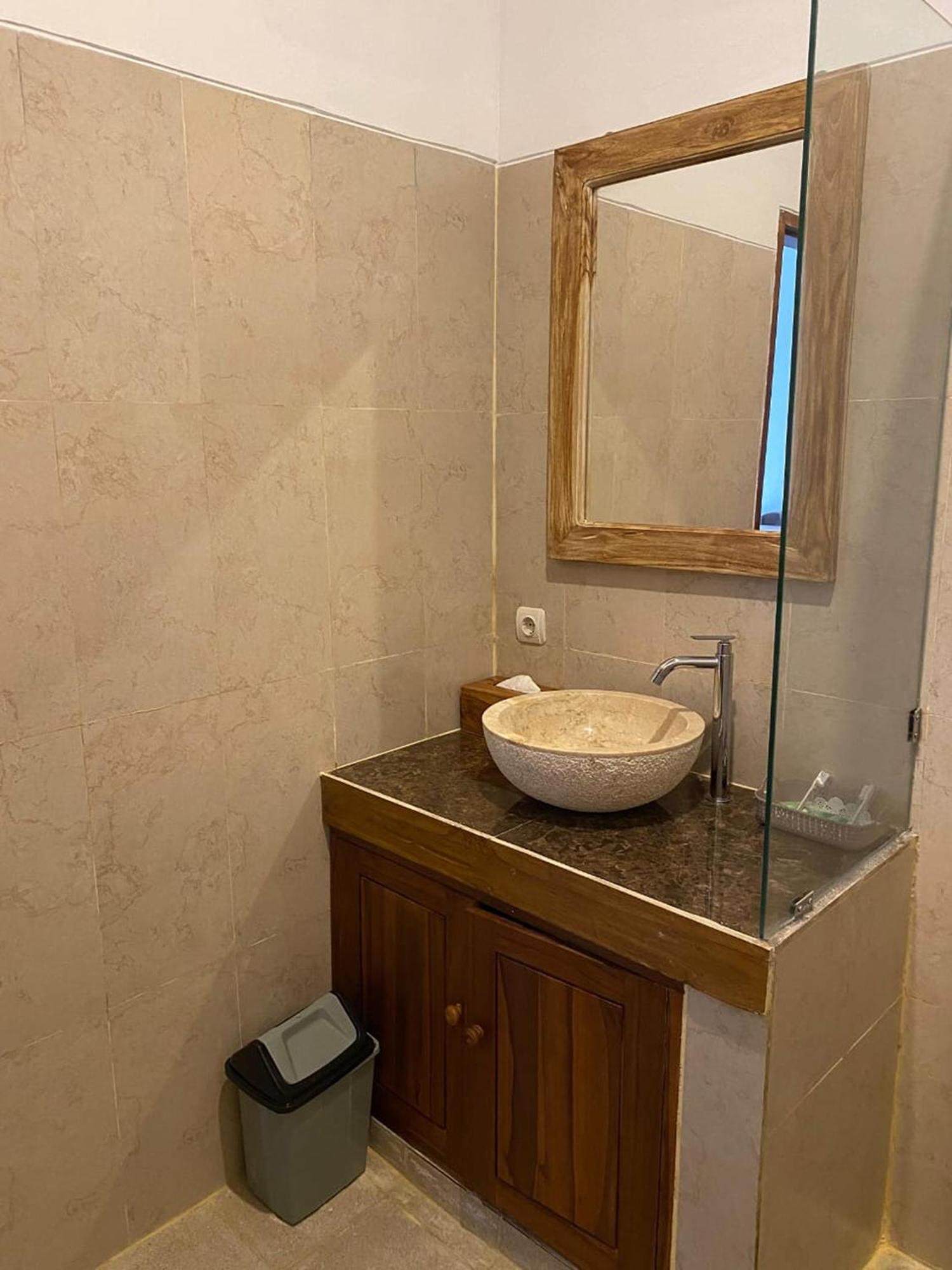 Nivaluma Hotel Убуд Екстериор снимка