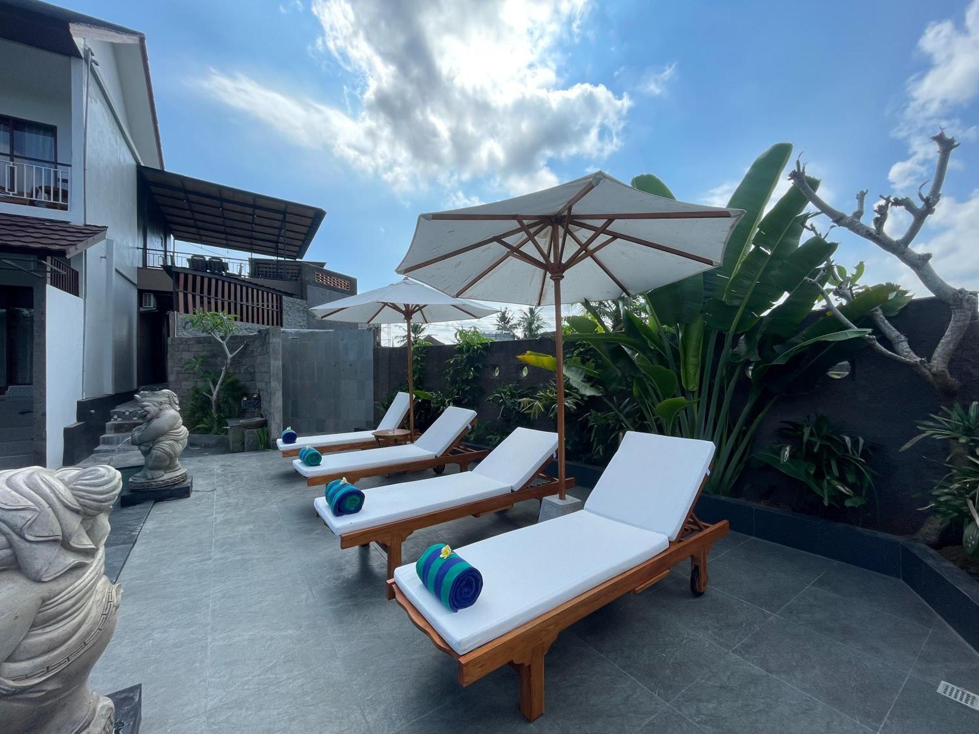 Nivaluma Hotel Убуд Екстериор снимка